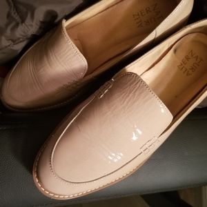 Patent Tan "Naturalizer" Loafers